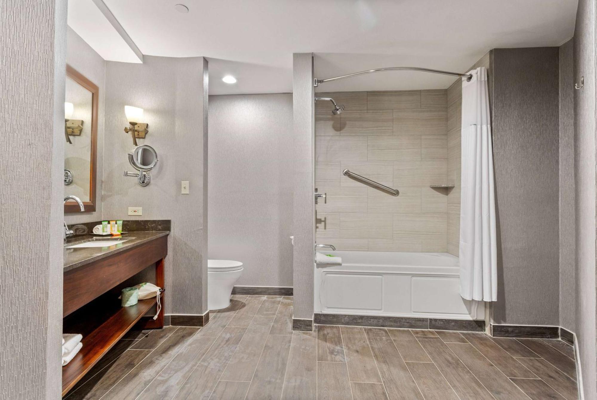 Wyndham Garden Baronne Plaza Hotell New Orleans Exteriör bild
