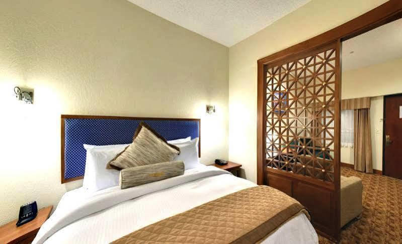 Wyndham Garden Baronne Plaza Hotell New Orleans Exteriör bild